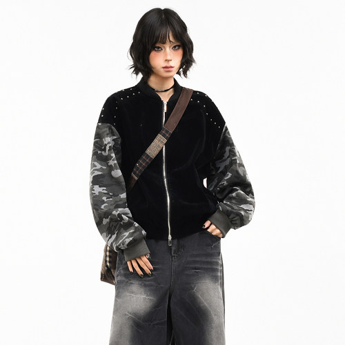 原创美式迷彩拼接铆钉棒球服外套