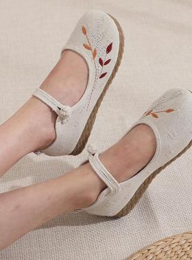 新中式汉服鞋子女平底老北京布鞋复古盘扣女生学院风刺绣棉麻单鞋