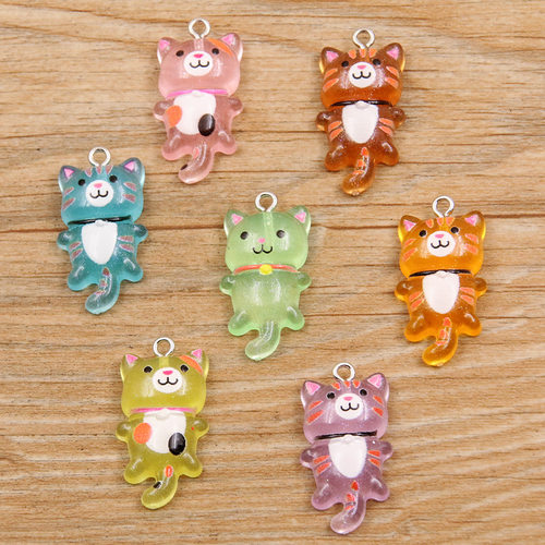 1个7色15*29mm DIY树脂配件 透明色夜光卡通小猫吊坠挂件动物魅力