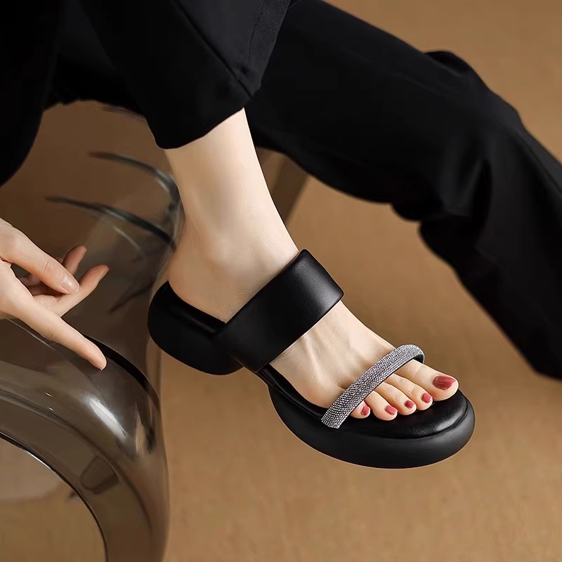 品牌拖鞋女夏季外穿配裙子2025新款厚底凉鞋法式绝美软底不累脚凉