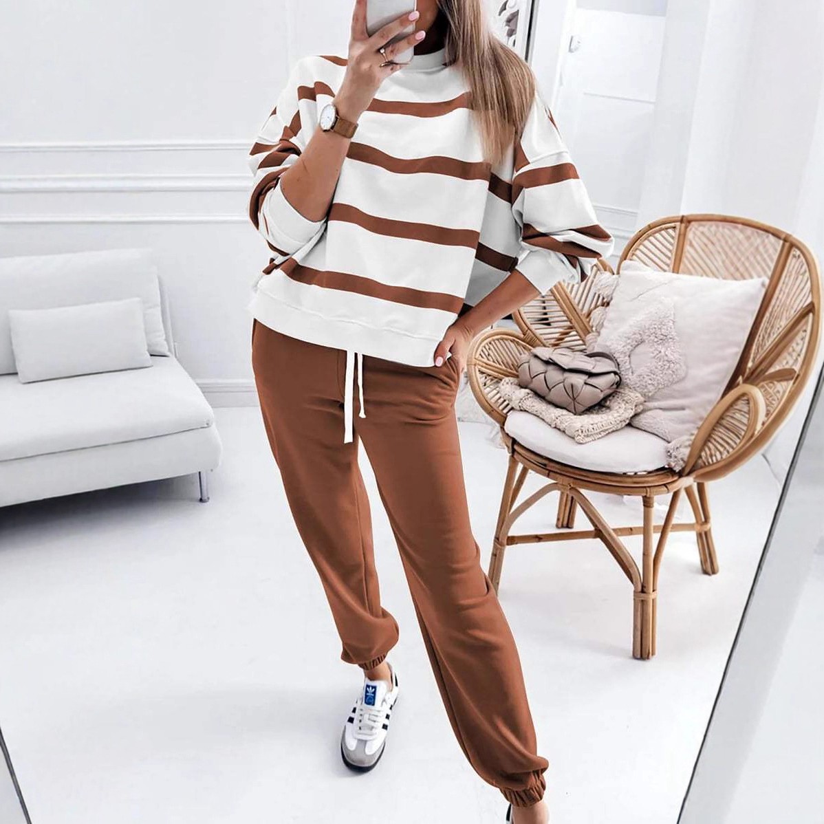 冬季新款休闲条纹运动套装女欧美时尚长袖卫衣束脚长裤两件套