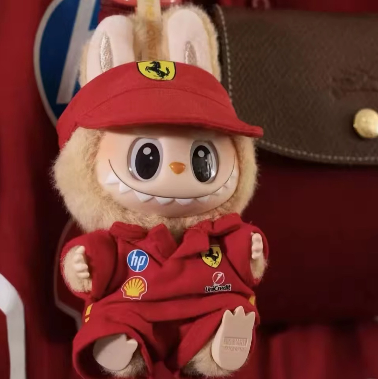 labubu赛车服F1套装一二三代拉布布赛车套装同款搪胶公仔换装配件