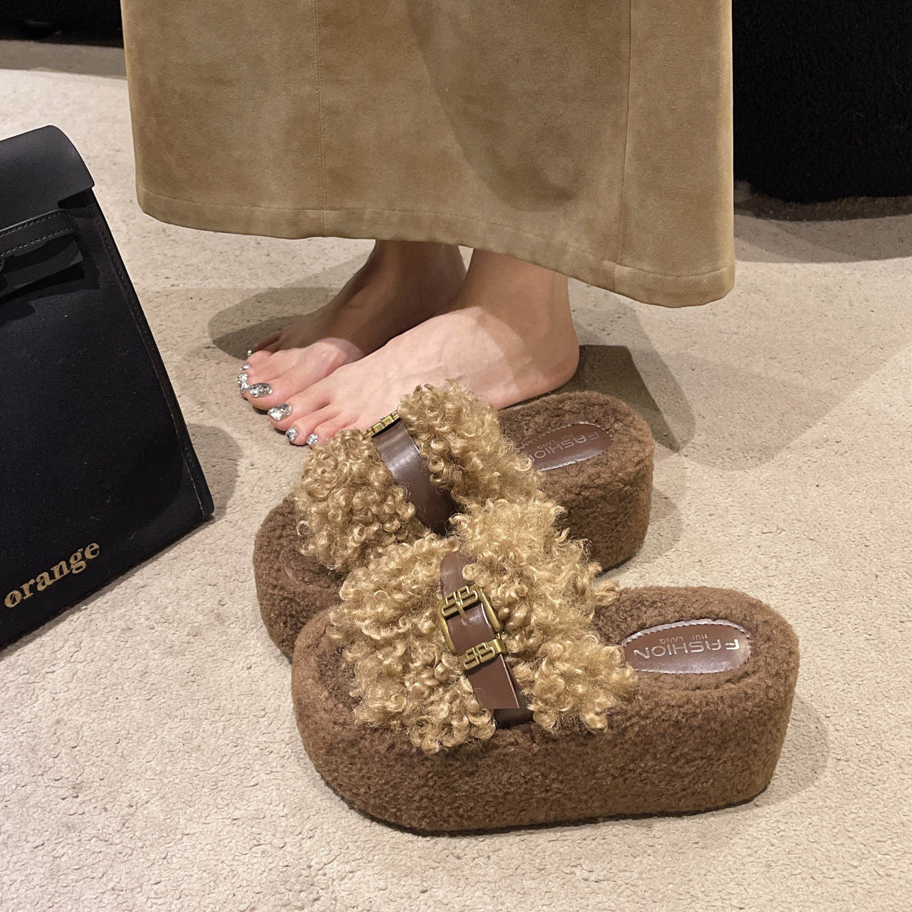 时尚棕色女冬款毛毛拖鞋2025新款外穿百搭休闲居家毛绒保暖棉拖鞋