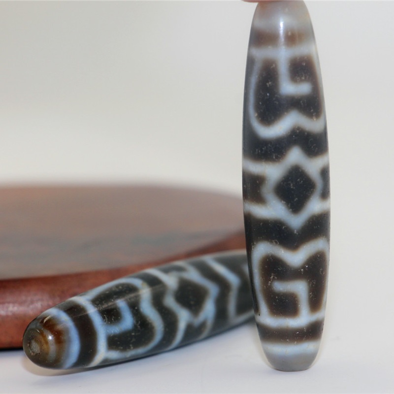 西藏真品莲师法帽天珠手串玉髓