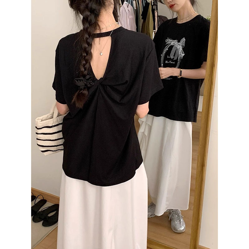 黑色扭结后背镂空正肩短袖t恤女