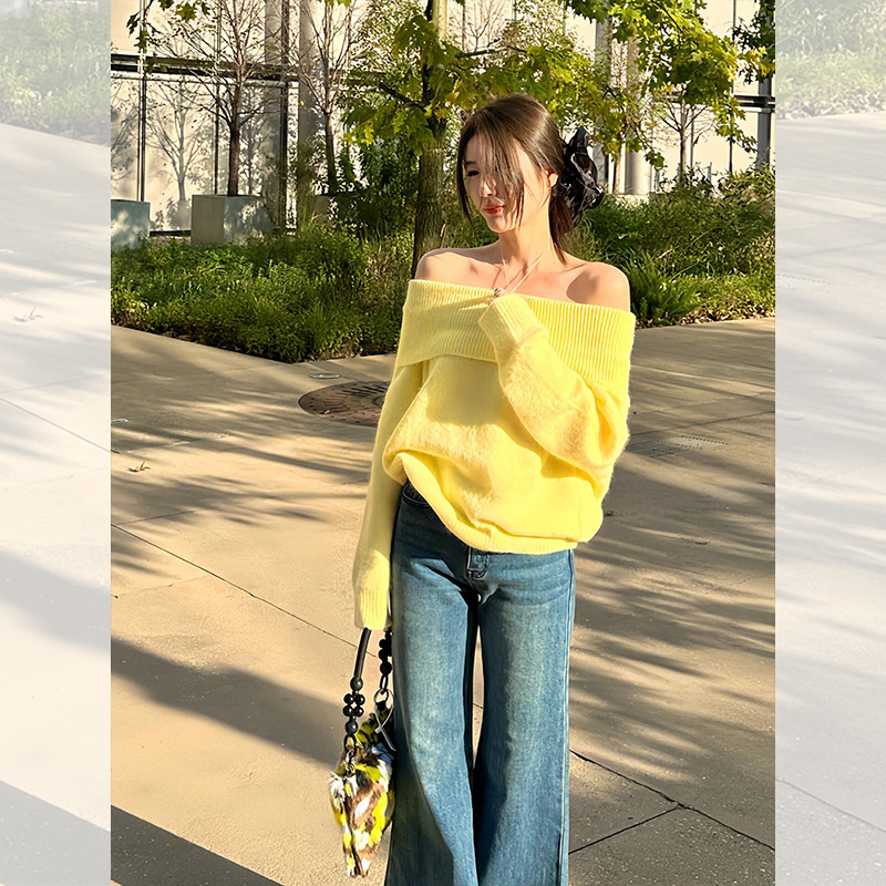 黄色一字肩针织打底衫女秋冬轻熟纯欲风宽松软糯内搭毛衣露肩上衣