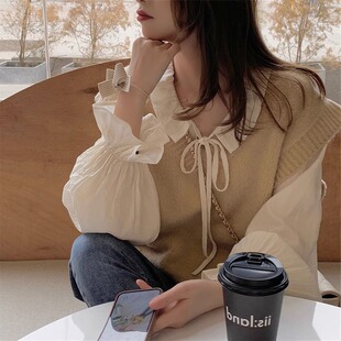 复古港味v领针织马甲毛衣秋冬设计感小众白色娃娃领衬衫女两件套