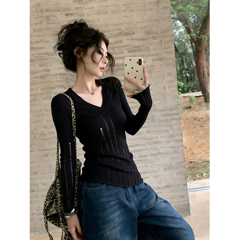 高级感黑色v领针织衫女春季穿搭镂空破洞修身内搭打底衫气质上衣