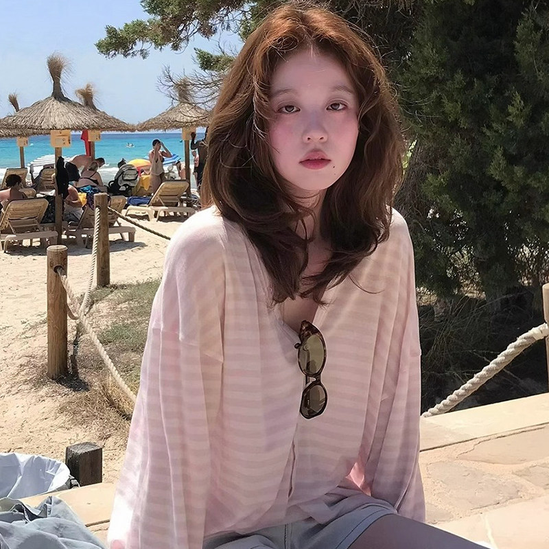 条纹v领薄款微透防晒罩衫t恤上衣