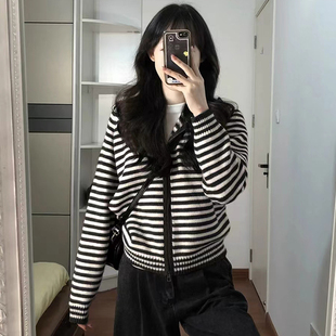 韩系黑色条纹连帽毛衣外套女秋冬氛围感慵懒宽松加厚针织开衫上衣