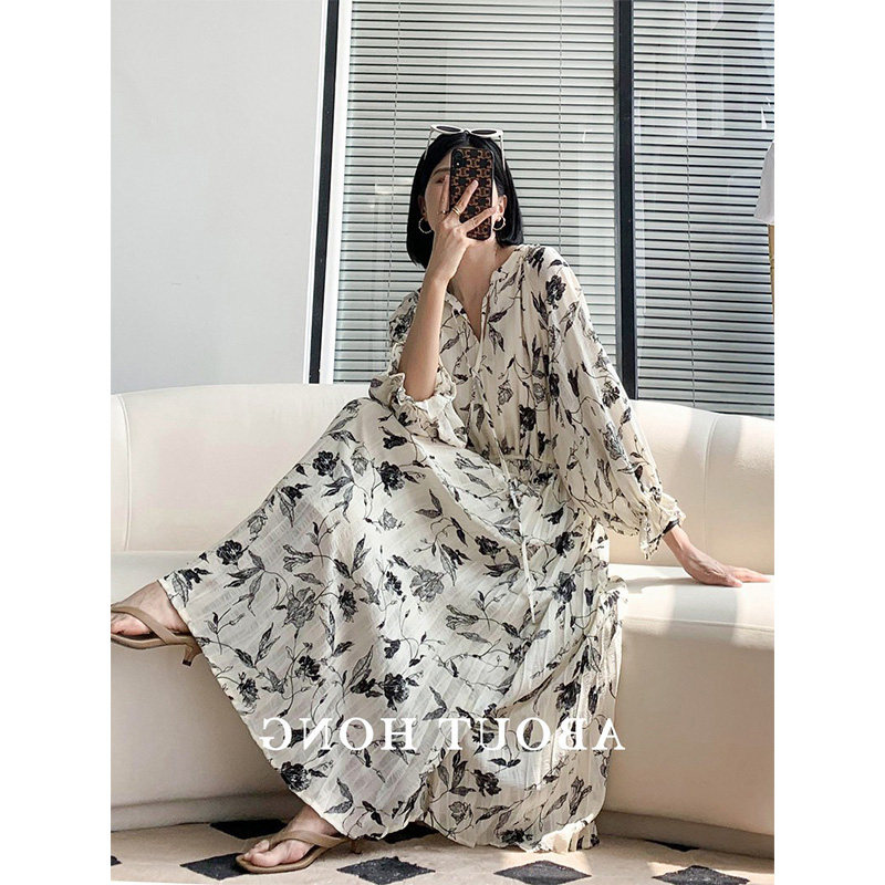 法式复古小众印花系带圆领长裙灯笼袖半袖气质收腰显瘦连衣裙女夏
