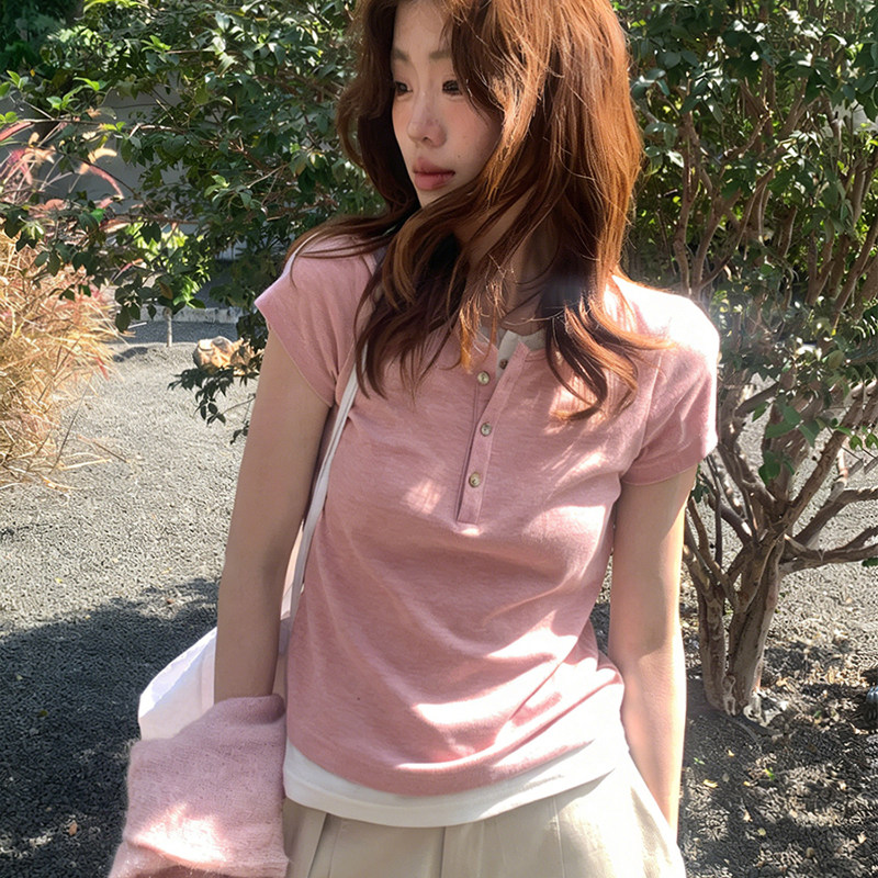 韩系粉色假两件亨利领短袖t恤女夏季穿搭独特漂亮正肩修身小上衣
