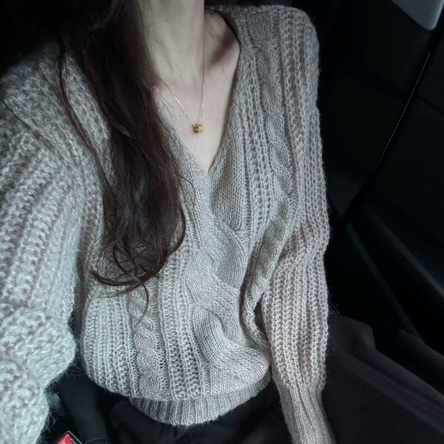 慵懒风v领温柔老钱风套头毛衣女