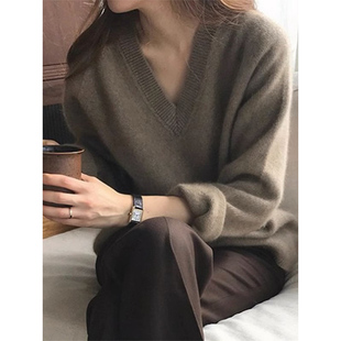 日系慵懒风V领宽松软糯羊绒毛衣女秋冬韩版高级感打底针织衫上衣