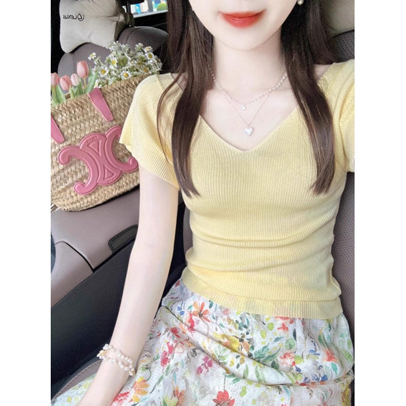 奶黄色v领正肩短袖针织t恤女夏季短款薄款修身显瘦针织衫体恤上衣