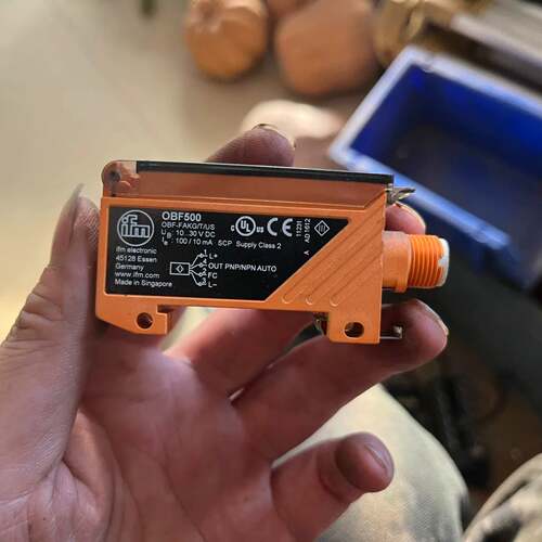 可议价IFM OBF-500光纤放大器。有四个 其中一个没