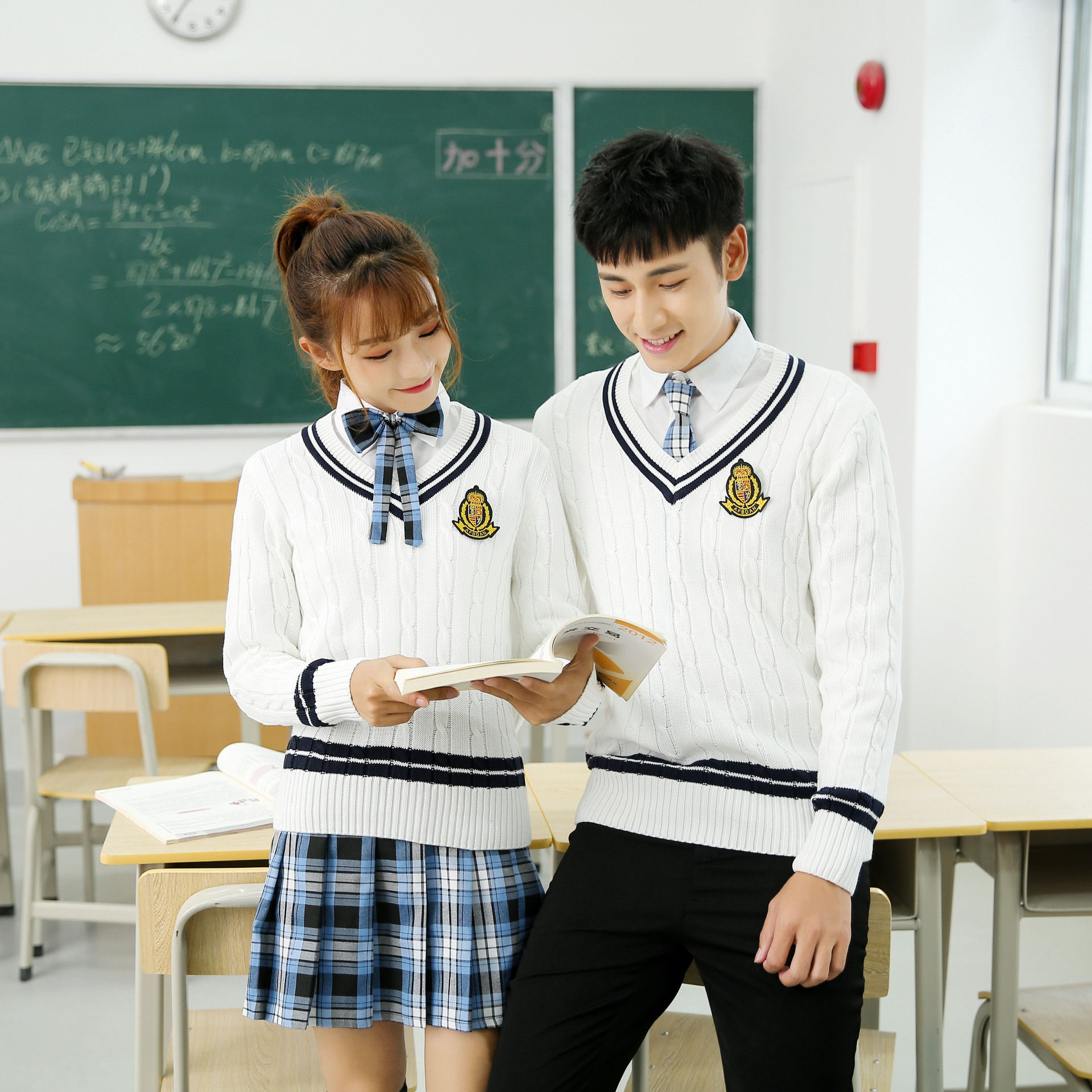 严选 针织白毛衣中学生校服班服情侣jk制服套装批发 可印校徽