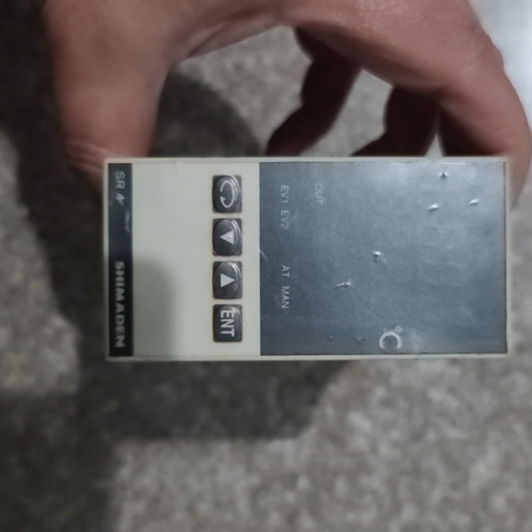 SR4-8P-1C_A00温控器