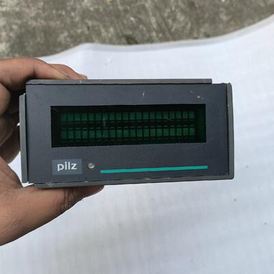 Planeta印刷机显示屏皮尔滋 pilz px30 边角有
