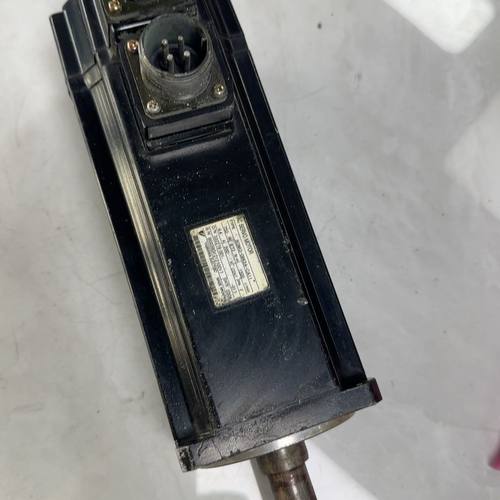 安川伺服电机 SGMG-08K3A-CA11。实物拍摄成色如
