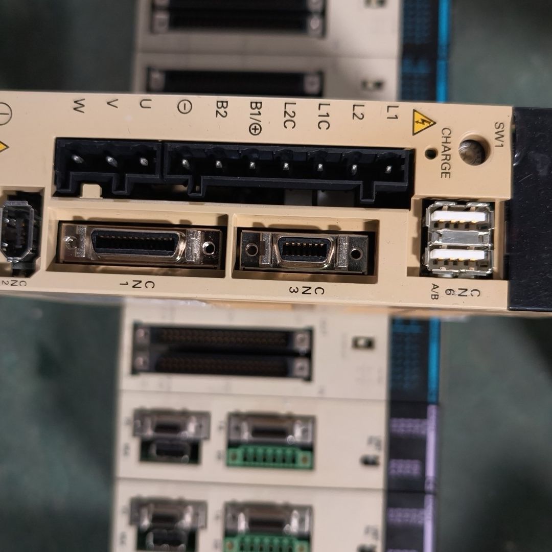 拆机安川驱动器SGDS-A5A12A