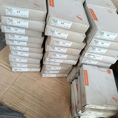 IFM易福门光电传感器II5803 79个库存样子如图