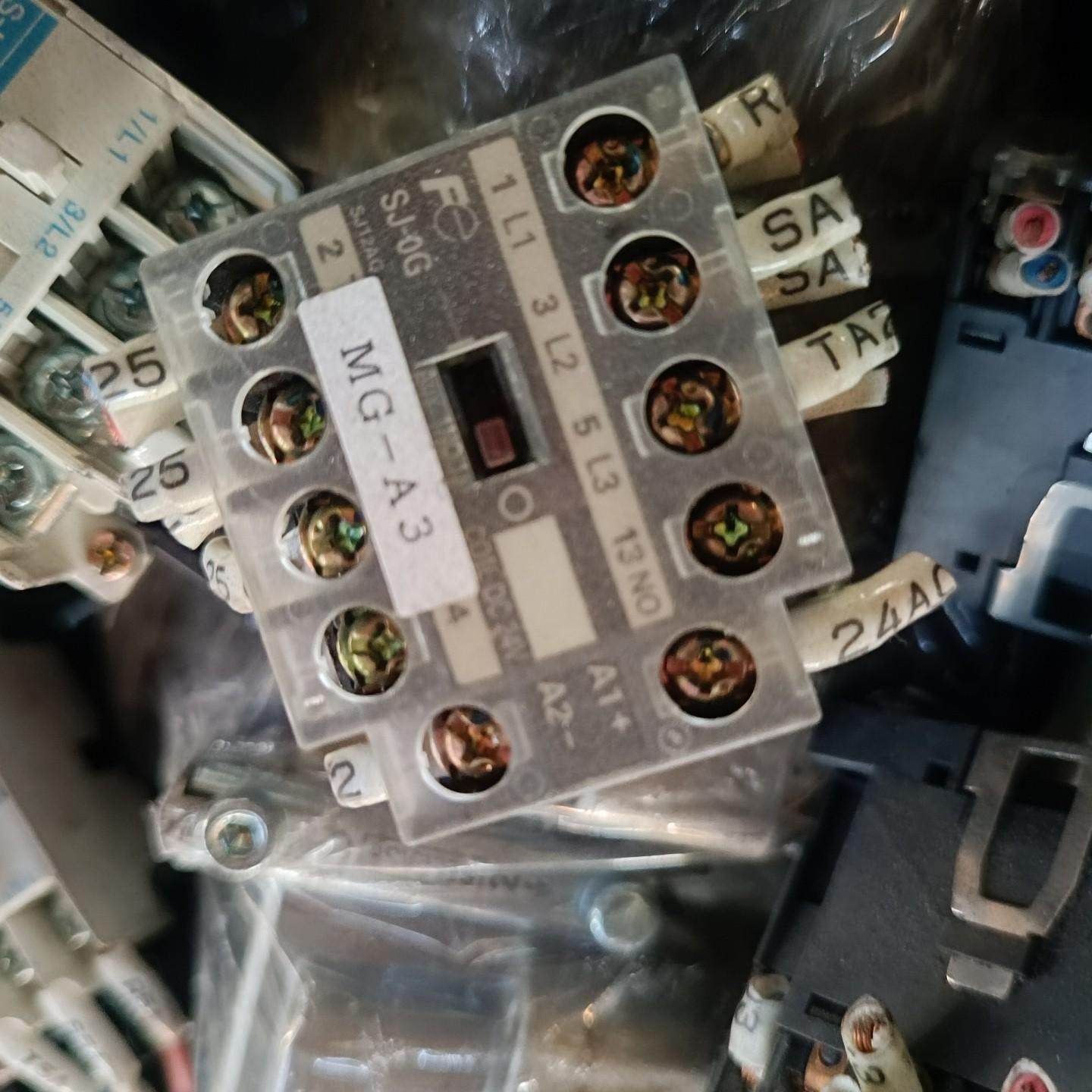 SJ-OG接触器2拆机