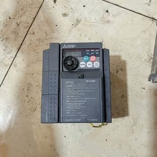 D740变频器0.75kw成色如图功能完好 铝坐有点脏