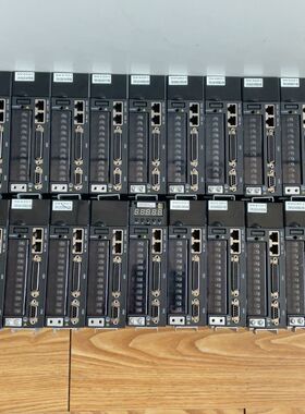 汇川伺服驱动  IS620NS2R8I-XD    4pcs