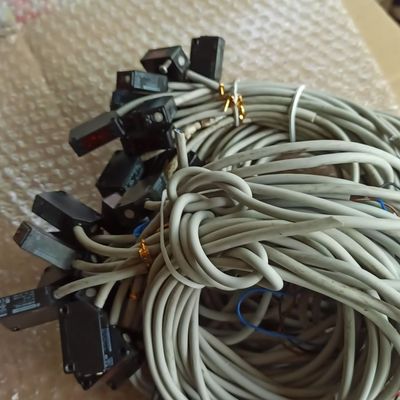 Telemecanique..XUM5ANCNL2光电开关