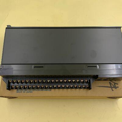 PLC模拟量模块 MELSEC A616AD 9.9成新
