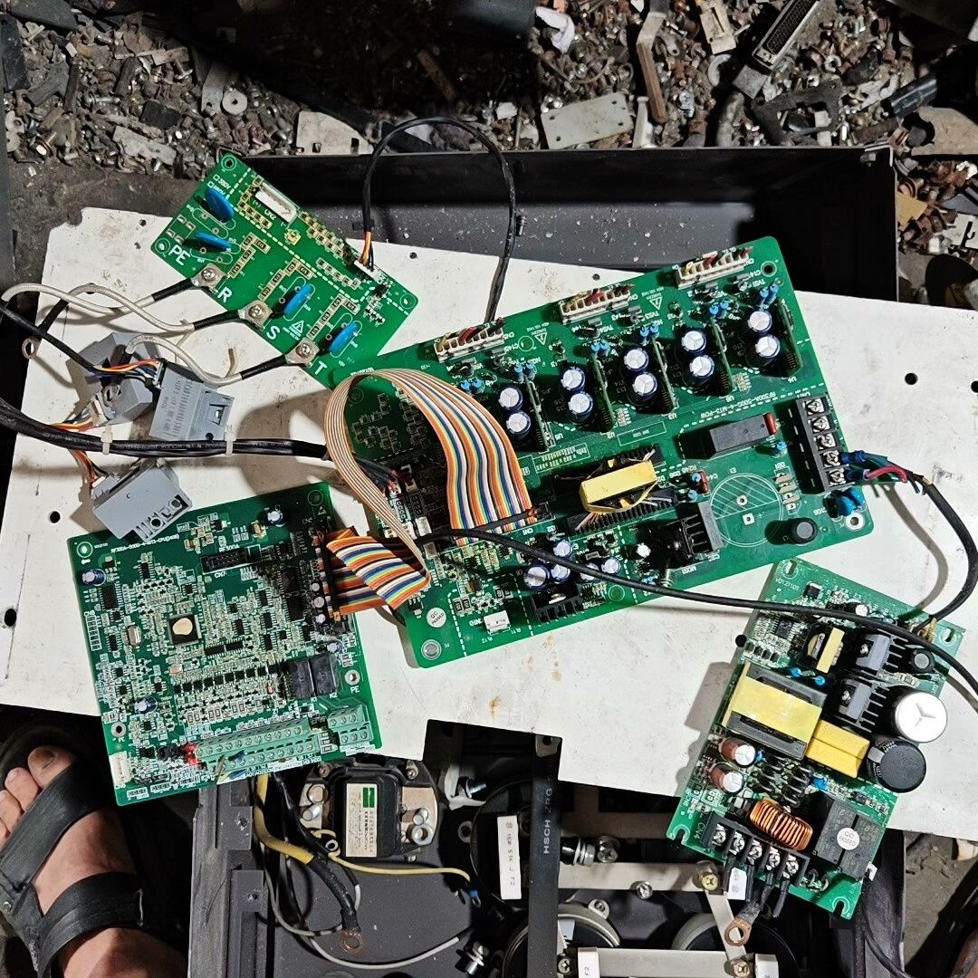 意斯特变频器型号：RF300A功率55KW/75KW 380