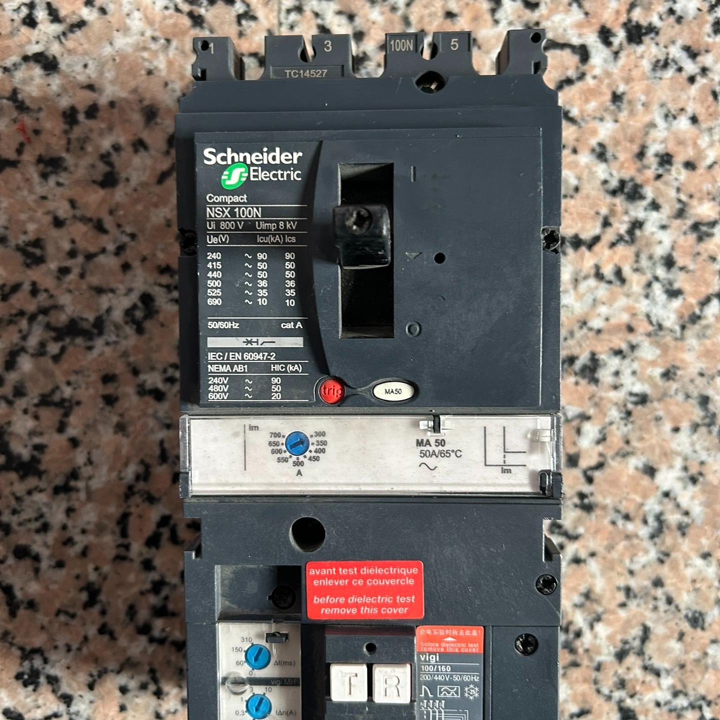 施耐德施耐德NSX100N  50MA    3P漏电开关