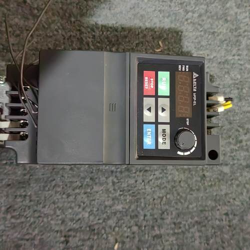 台达变频器VFD007EL21A 700W 220V