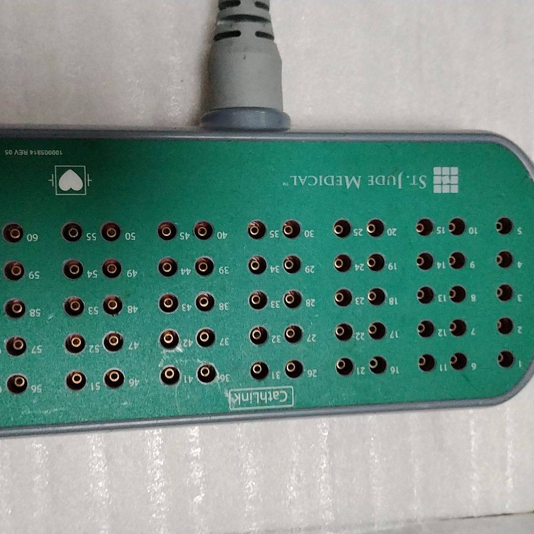 来自REES品牌的KOOY系列 型号为RS10001 成色如