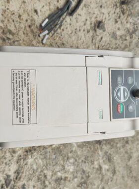 四方E550变频器。E550-4T0040B 功率4kw 3