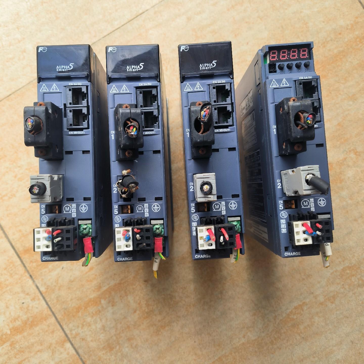 伺服驱动器RYH401F5-VV2  400W  拆机