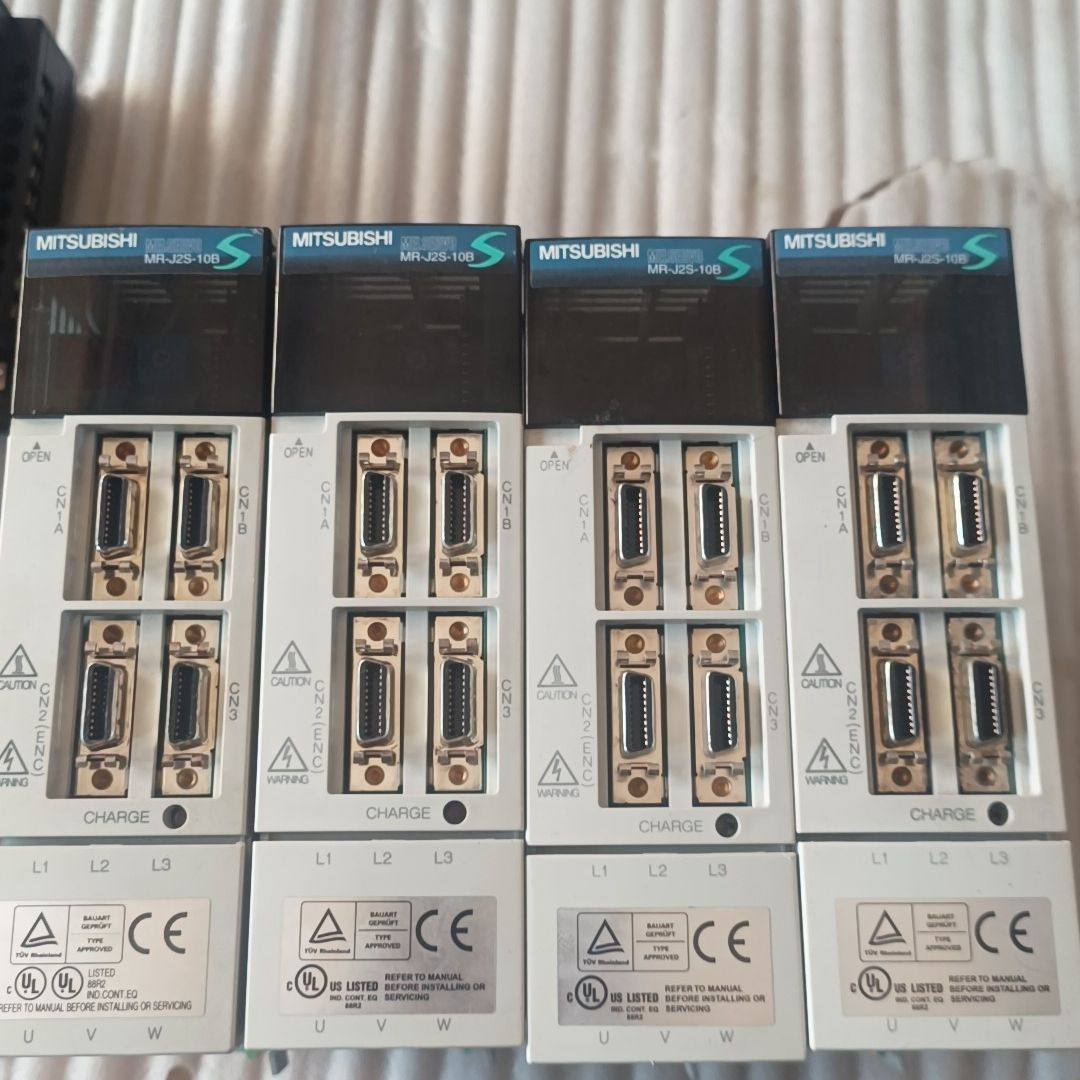 MR-J2S-10B /100w伺服驱动器 4个每个30