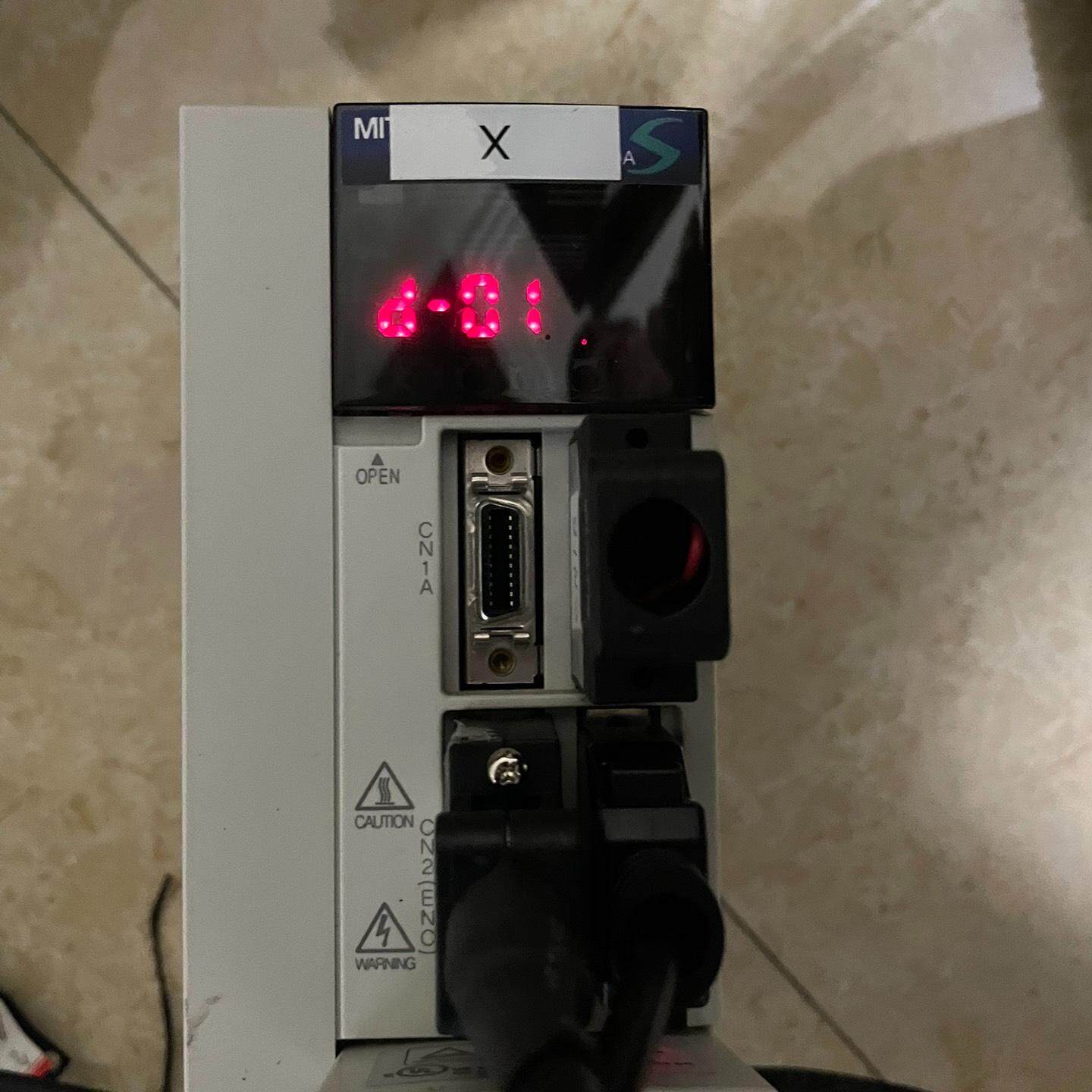 饲服驱动器一套MR-J2S-40A 电机HC-KFS43