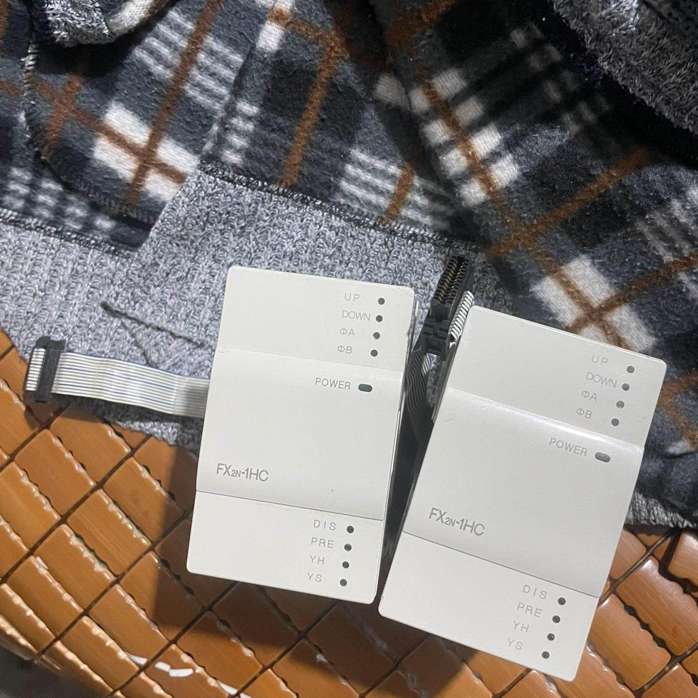 PLC FX2N-1HC 成色如图漂亮  230