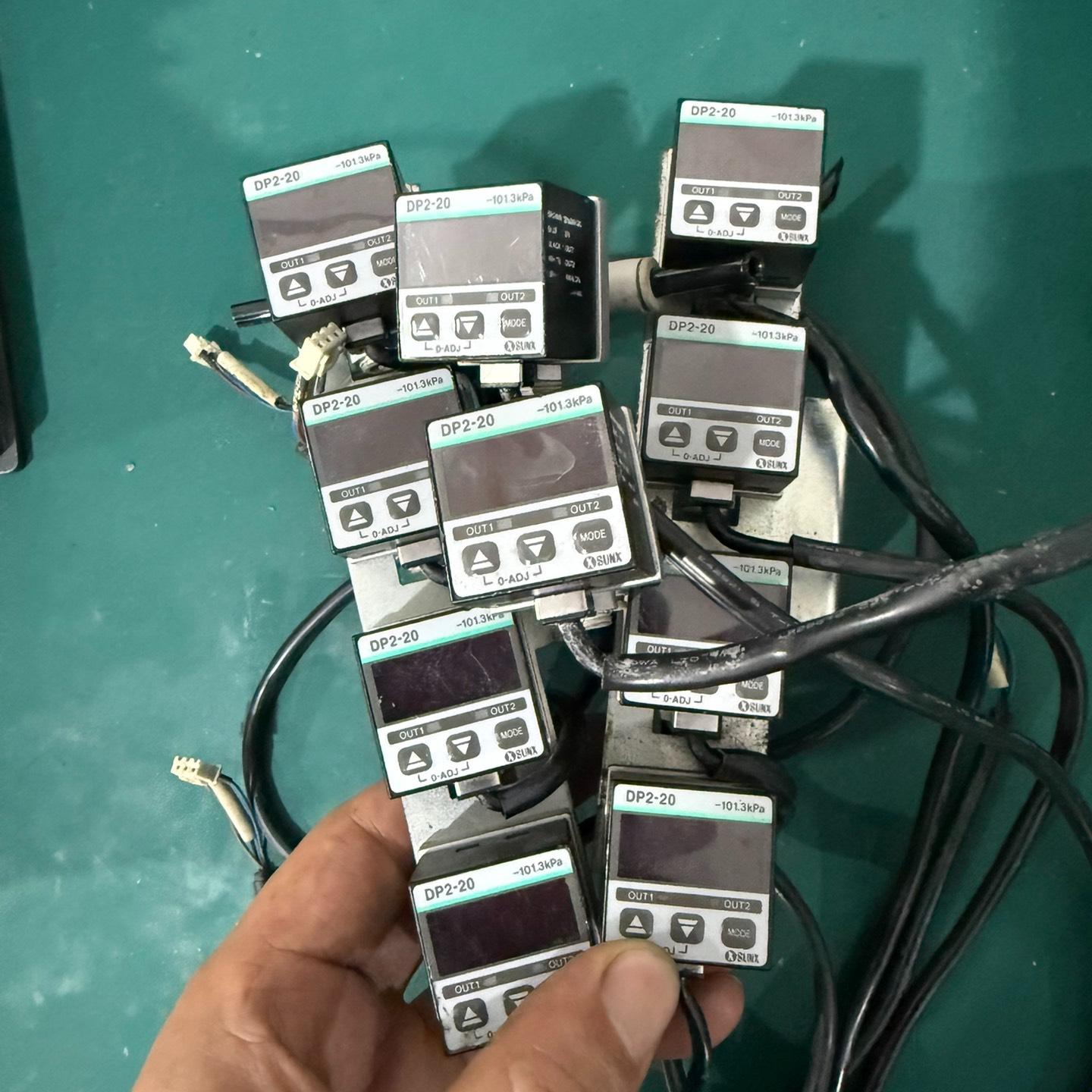 出SUNX神视压力传感器DP2-20 测量范围为-101