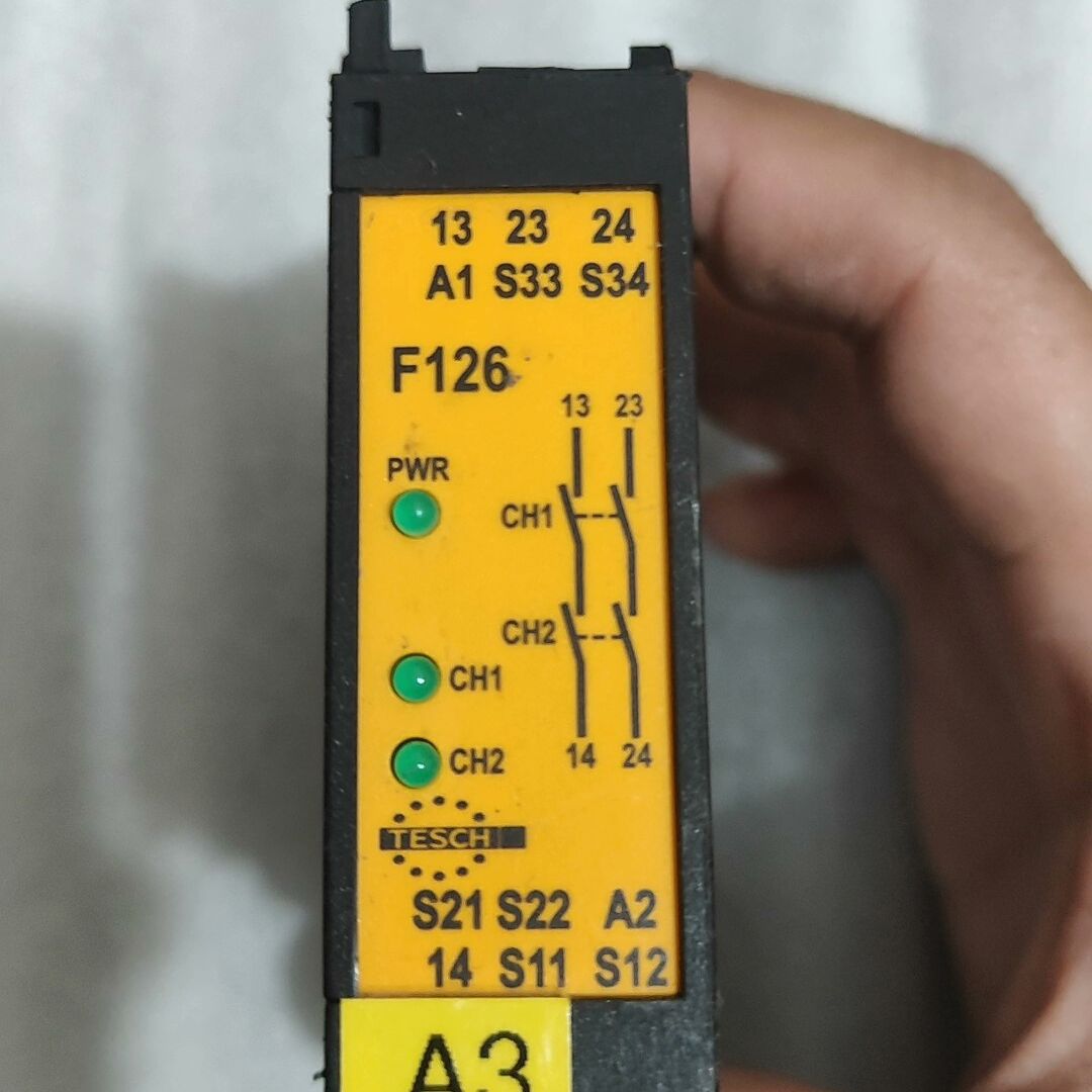 德国TESCH安全继电器F126X03