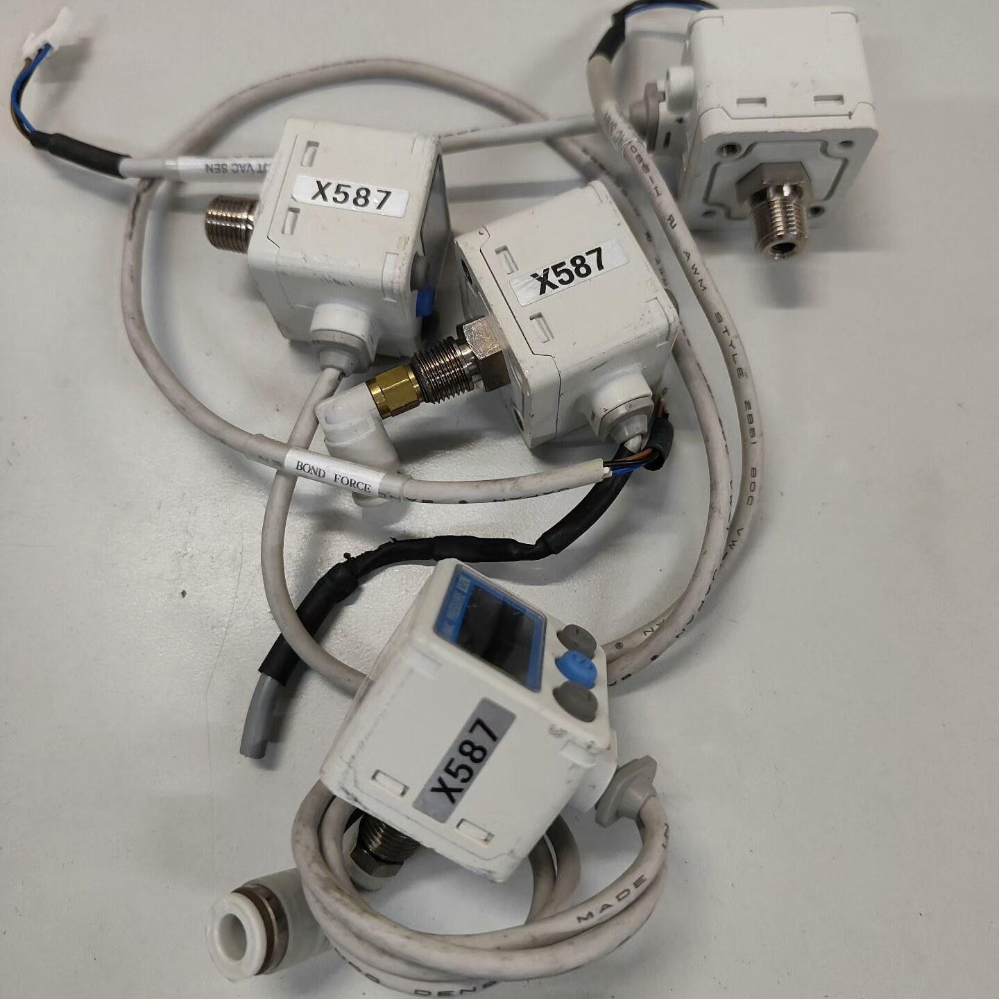 SMC压力传感器ZSE40AF-01-R-X587 数量4个