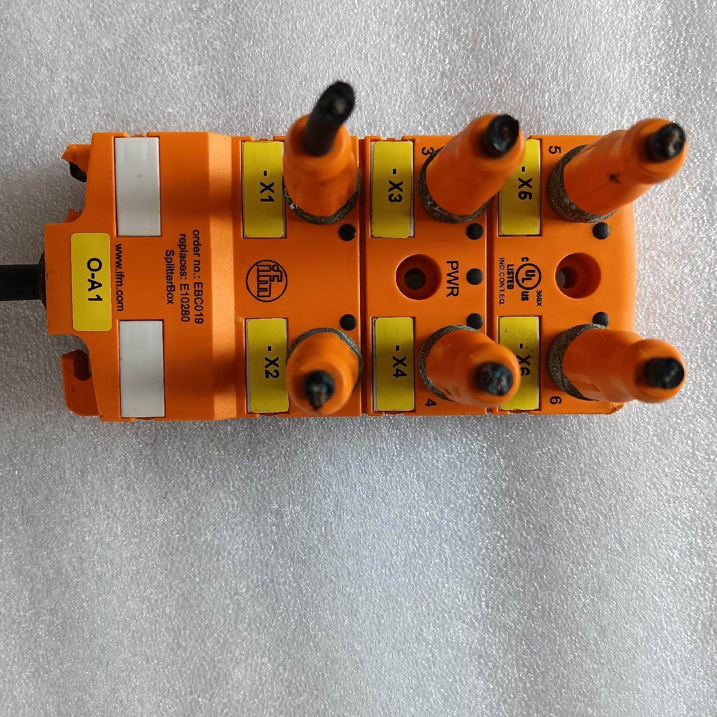 B001*德国 IFM 易福门分配盒 EBC019 拆机