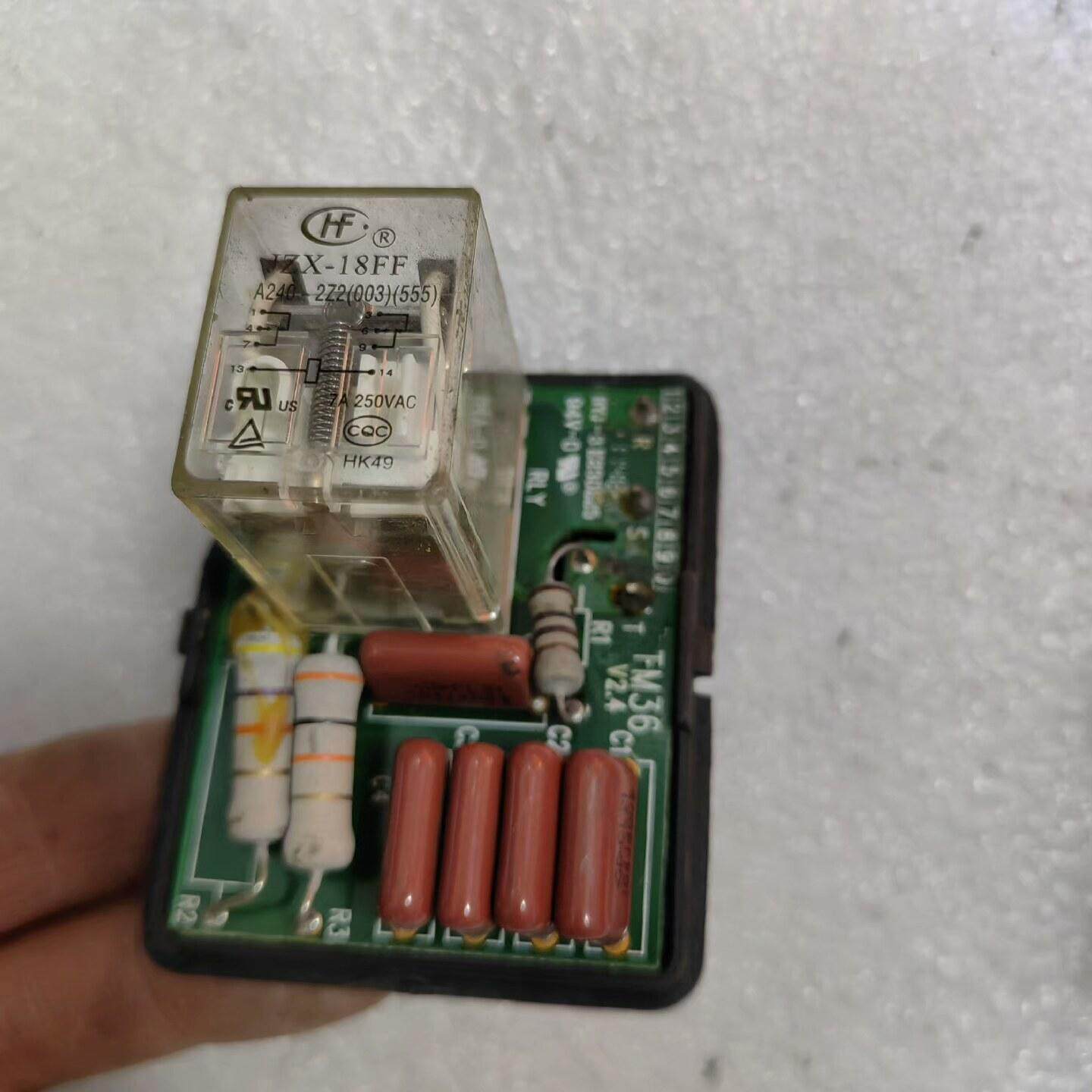 缺相保护器 三相电保护板 中央空调前置保护器！