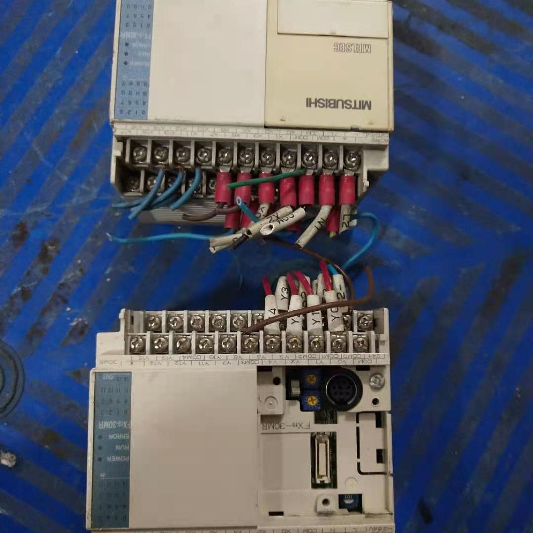 PLC拆机FX1S-30MR-001性能。缺