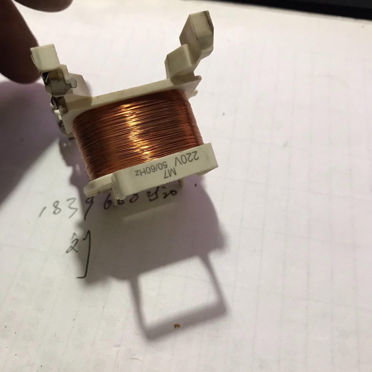 施耐德线圈220V 二手的 原装正品拆机的 包好的 看好下单