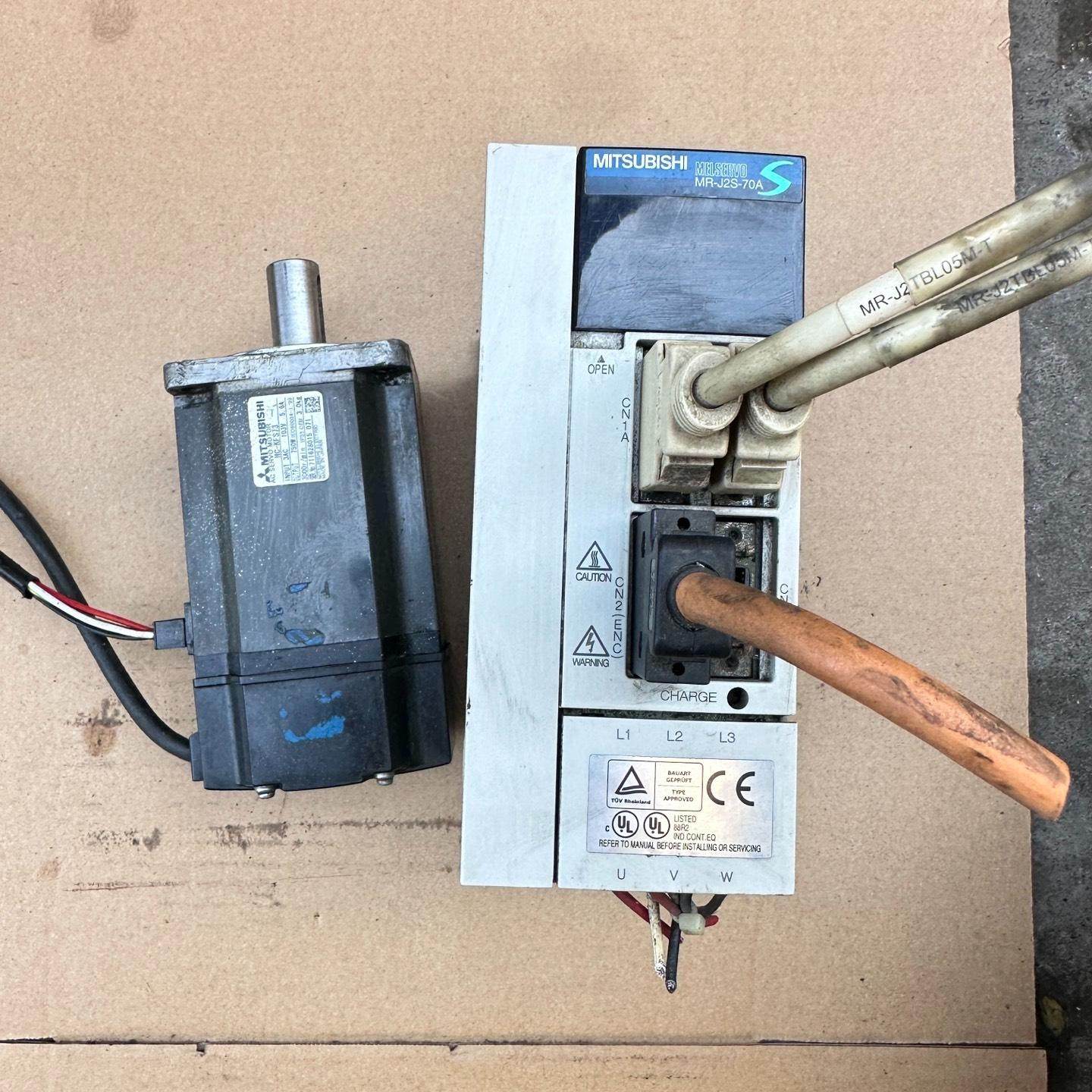 伺服驱动器MR-J2S-70A 实物拍摄 成色如图所示。