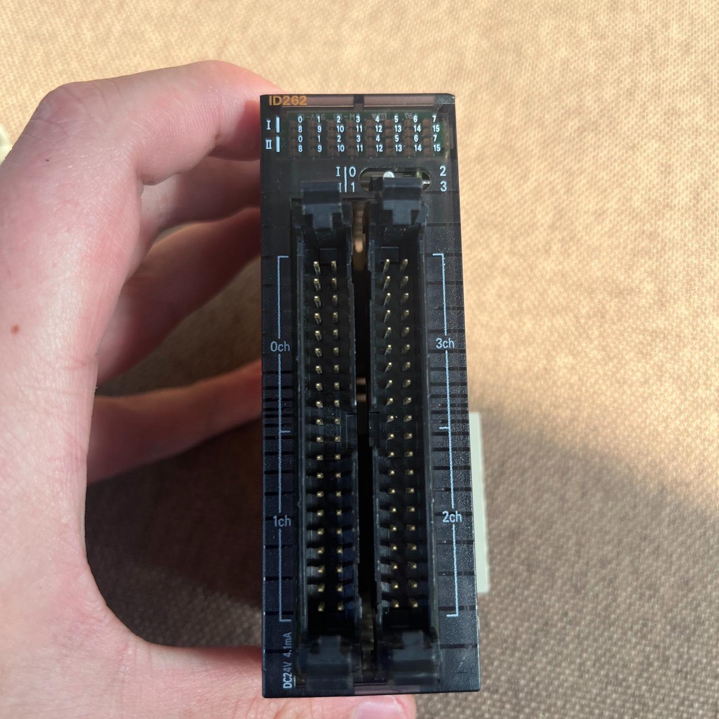 CJ1W-ID262 成色不错