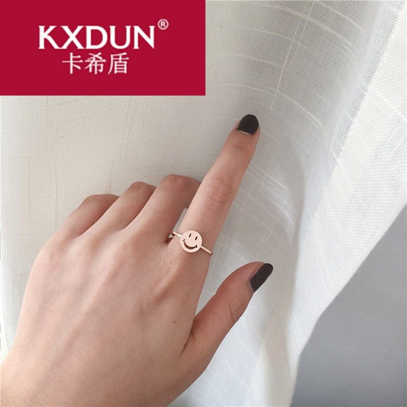 日韩版个性圆形圆盘笑脸微笑表情钛钢镀18K玫瑰金食指戒yyd0107